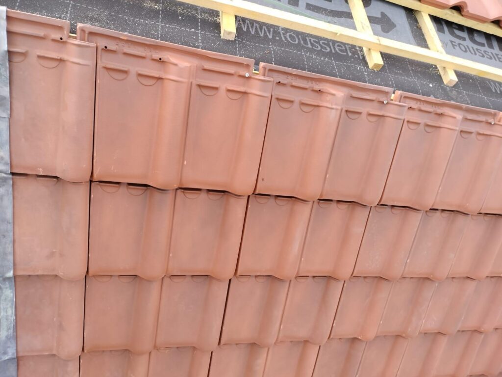 chantier toiture - granit et ardoise