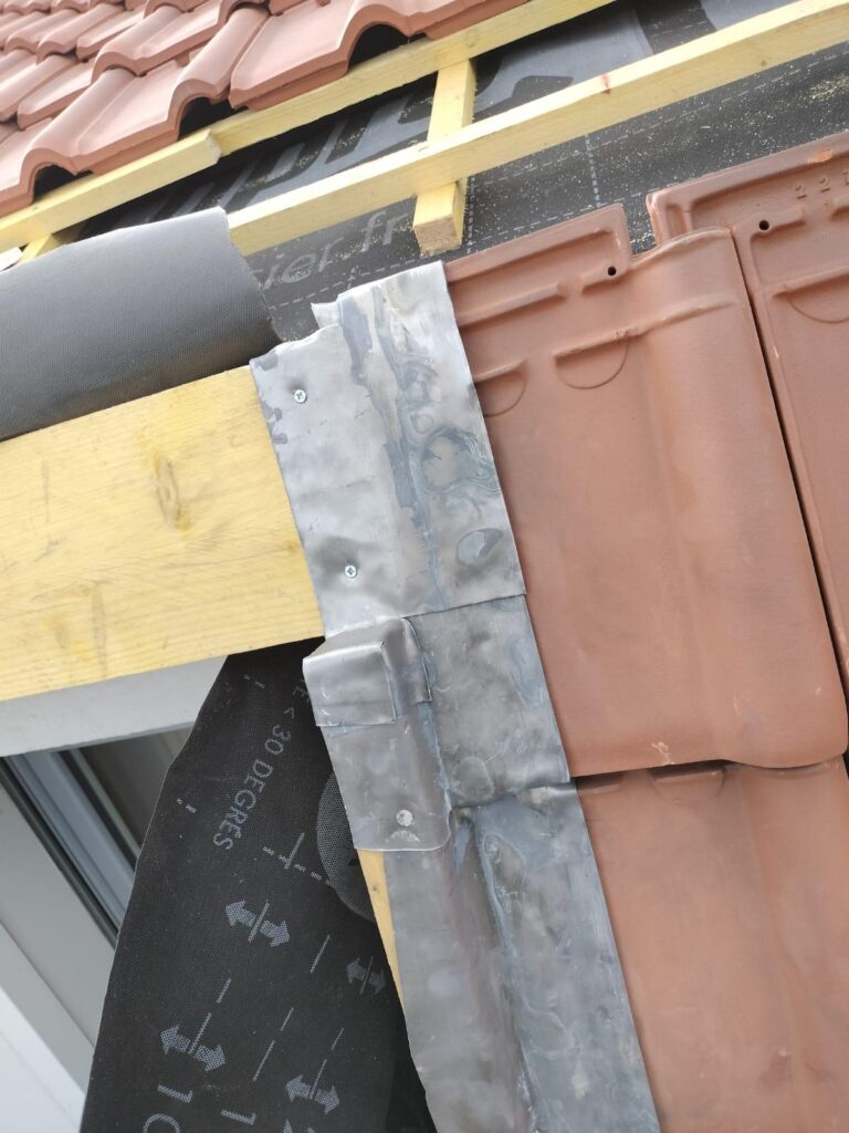 chantier toiture - granit et ardoise