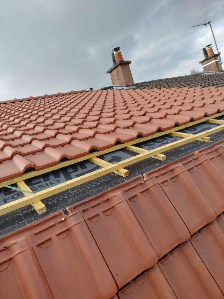 chantier toiture - granit et ardoise