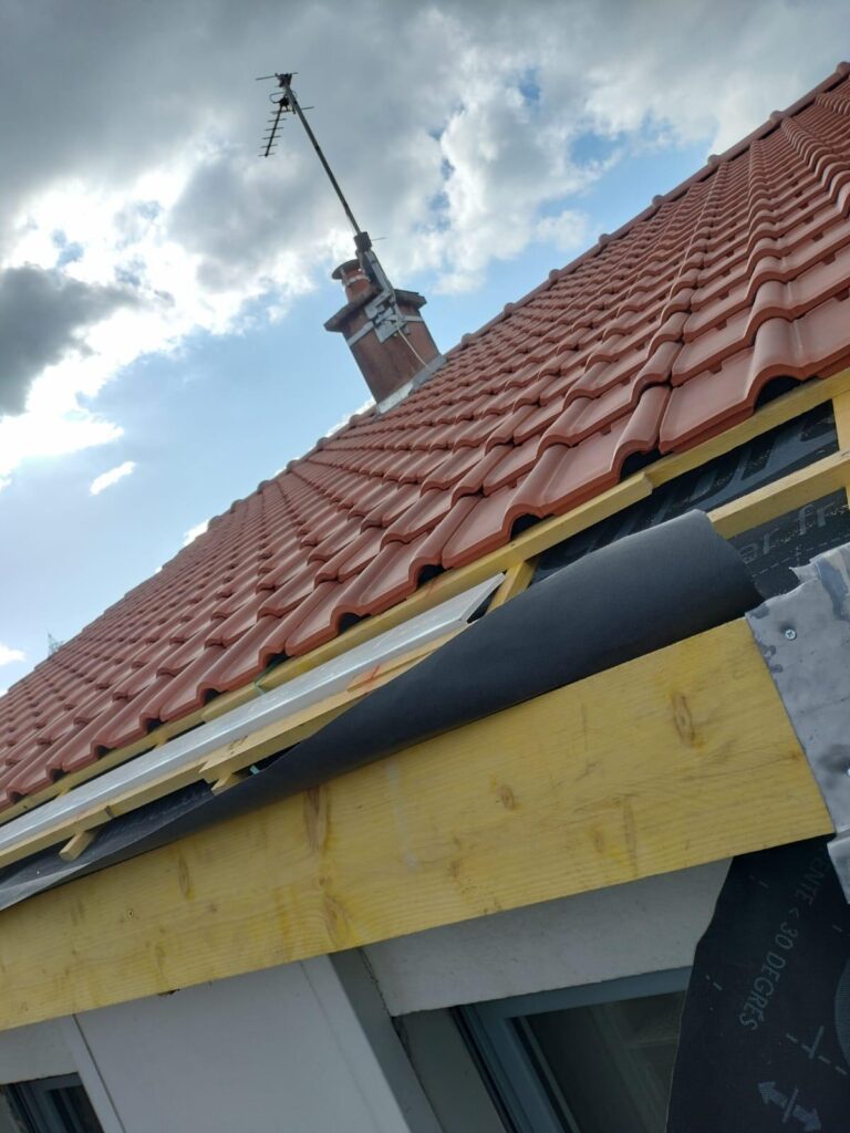 chantier toiture - granit et ardoise