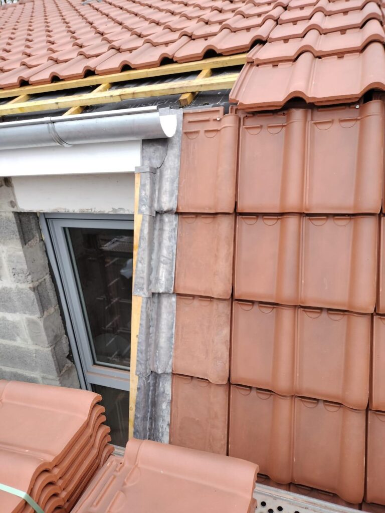 chantier toiture - granit et ardoise