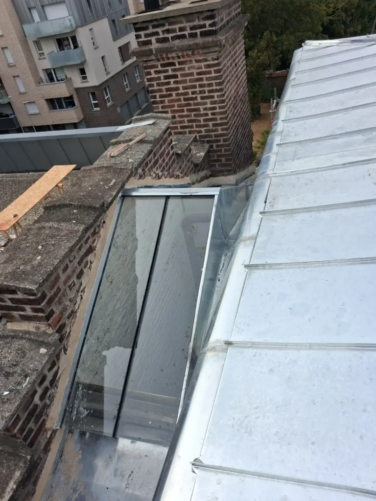 Seconde verrière latérale avec raccords en zinc sur mesure